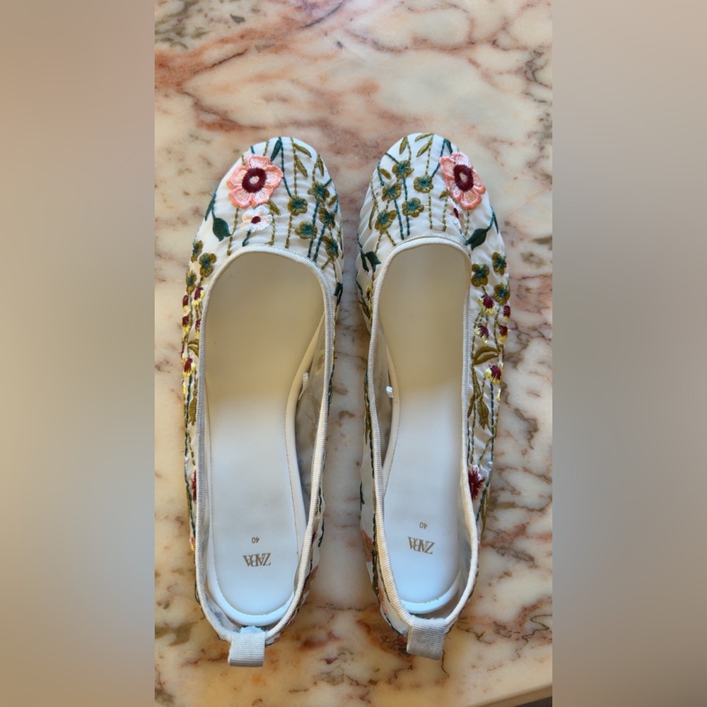 Zara White Embroidered Floral Ballet Flats